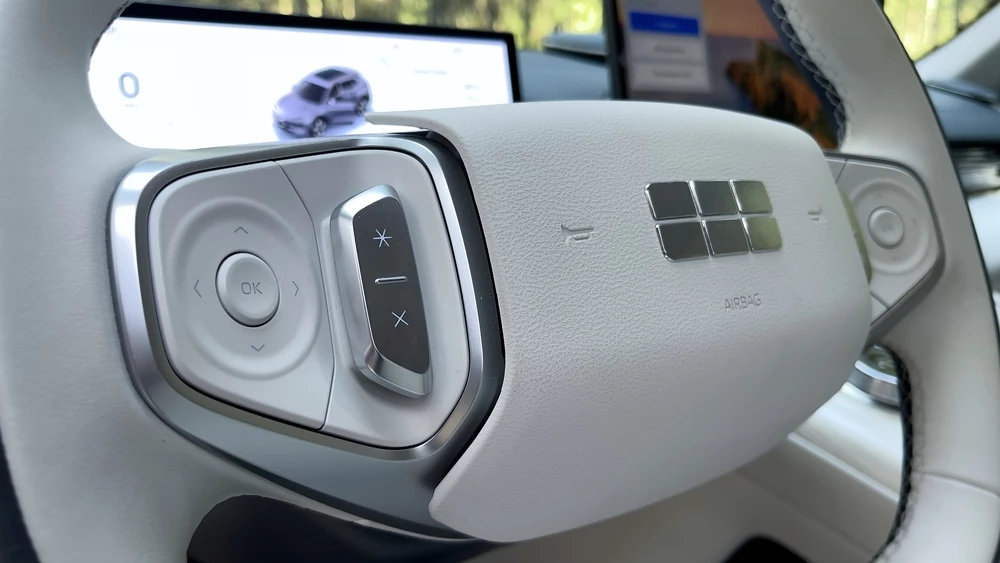 Geely EX5 тест салон интерьер рулевое колесо кнопки руль