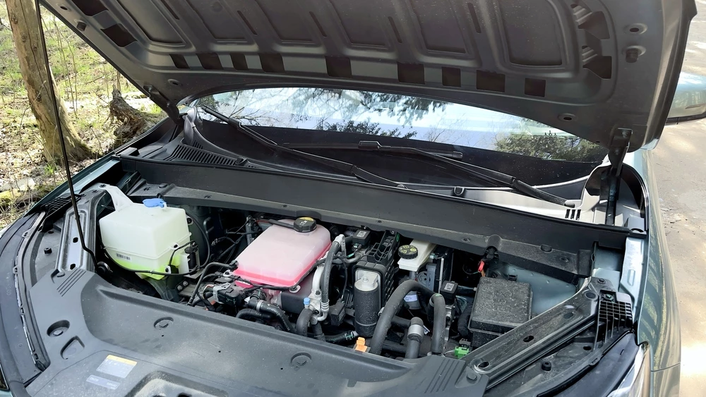 Geely EX5 тест двигатель мотор открыт капот