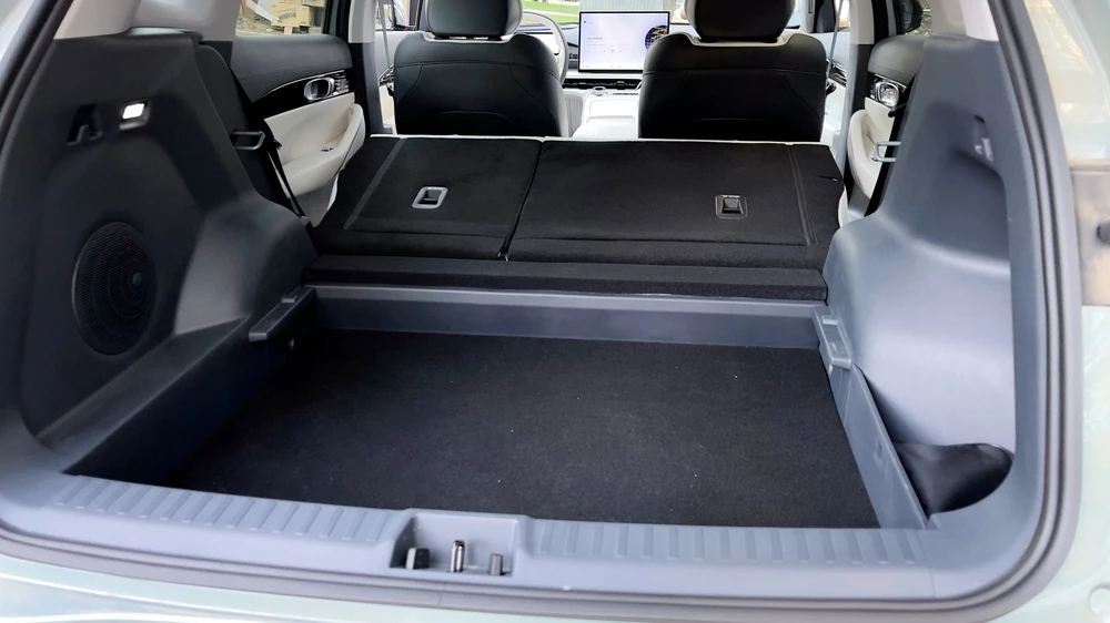 Geely EX5 тест салон интерьер багажник