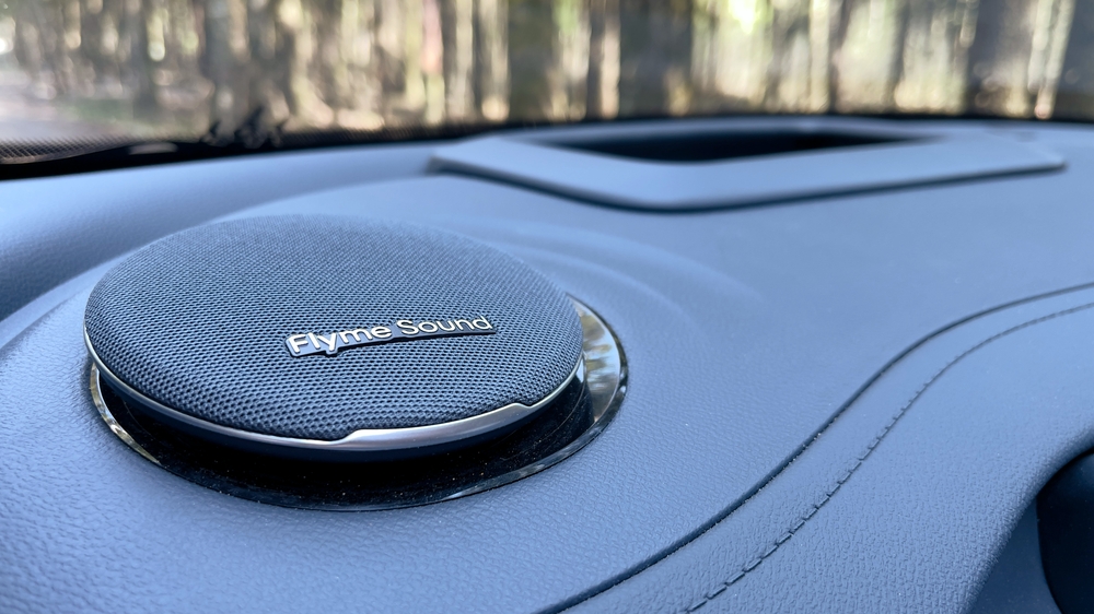 Geely EX5 тест салон интерьер передняя панель динамик аудио