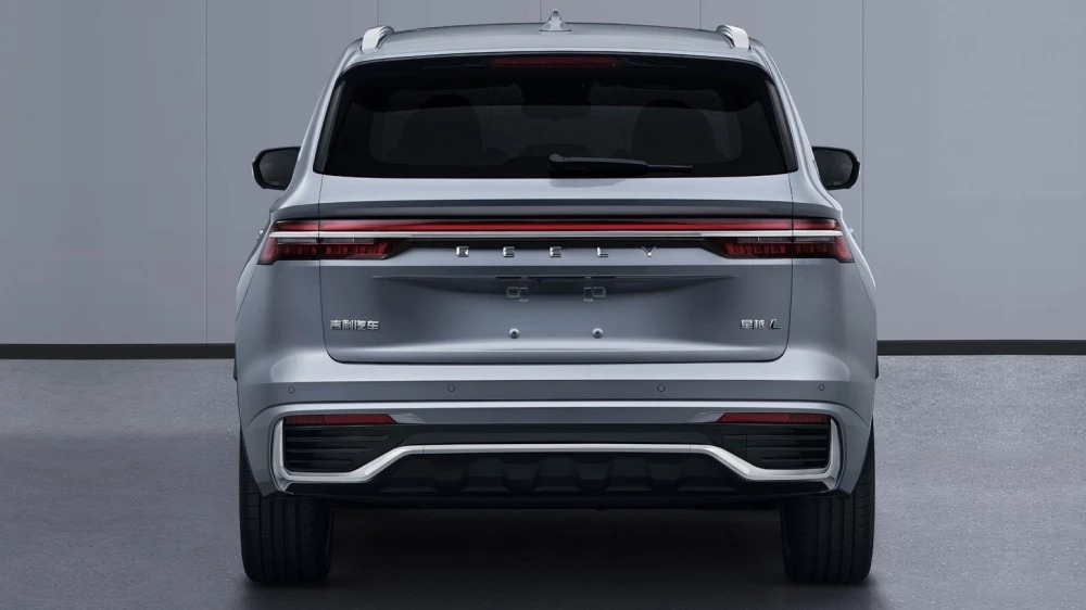 geely monjaro новый мотор обновленный кроссовер сзади серый