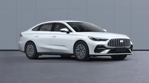 Гибридный седан Geely Starshine 6 сбоку спереди