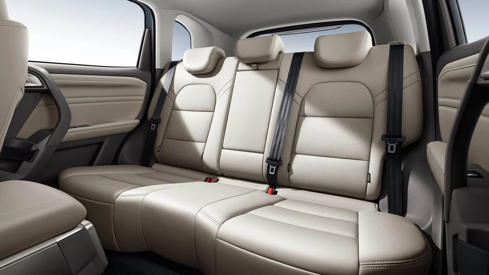 обновленный рестайлинг Haval Dargo в Китае салон интерьер второй ряд сиденья