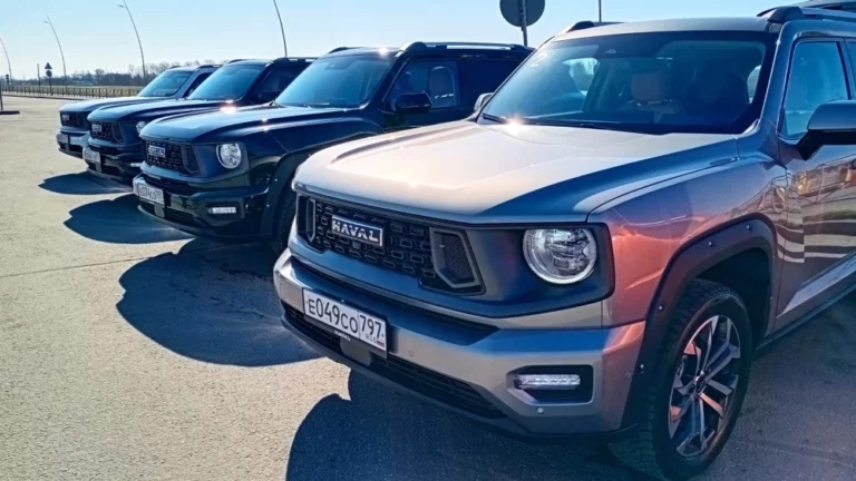 Haval H7 спереди сбоку разные цвета