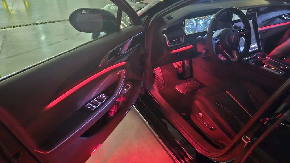 Hongqi H6 салон интерьер вечерняя подсветка атмосферная