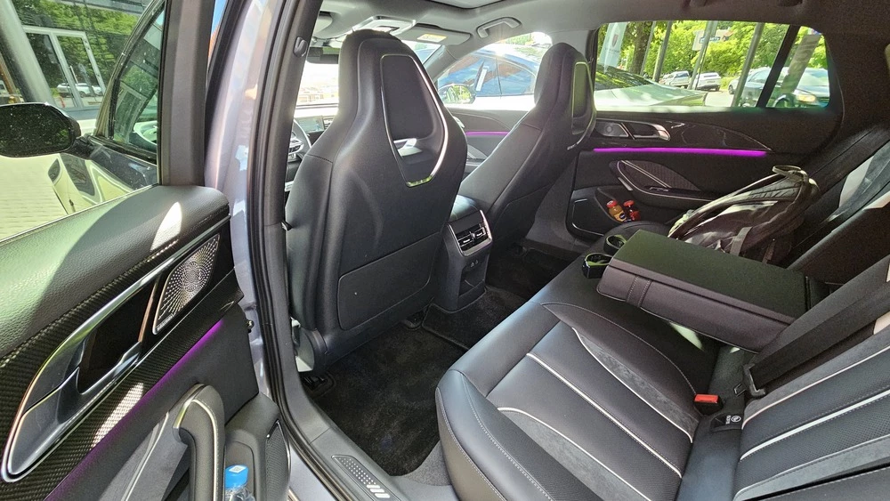 Hongqi H6 салон интерьер сиденья второй ряд