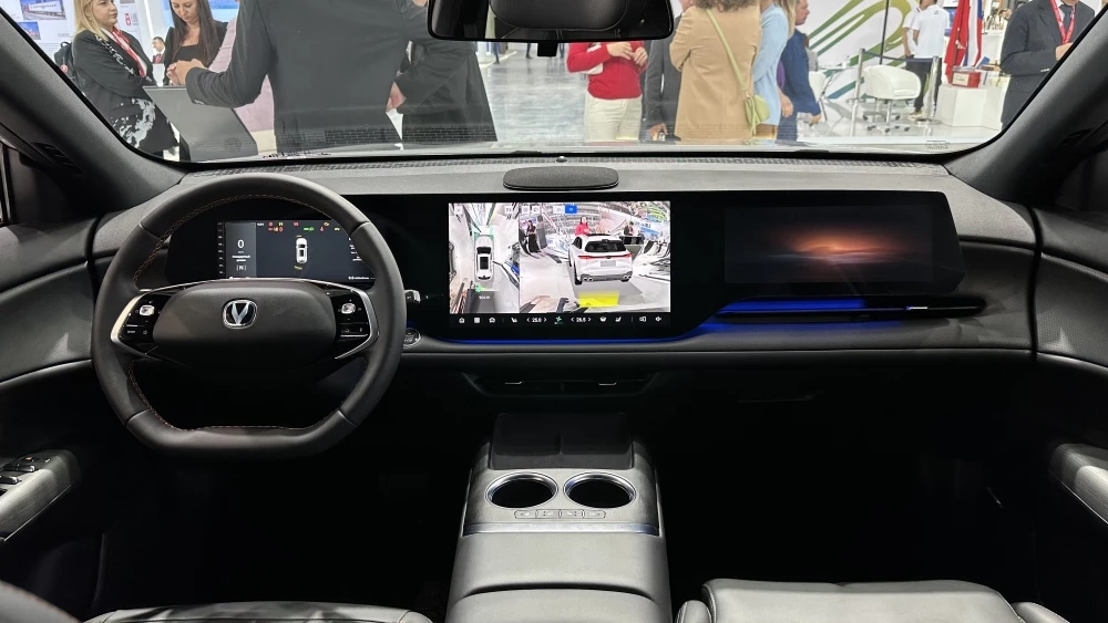 CS75 Plus new интерьер кроссовер