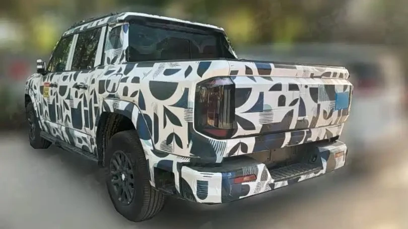 Пикап Jetour Zongheng F700 сбоку сзади