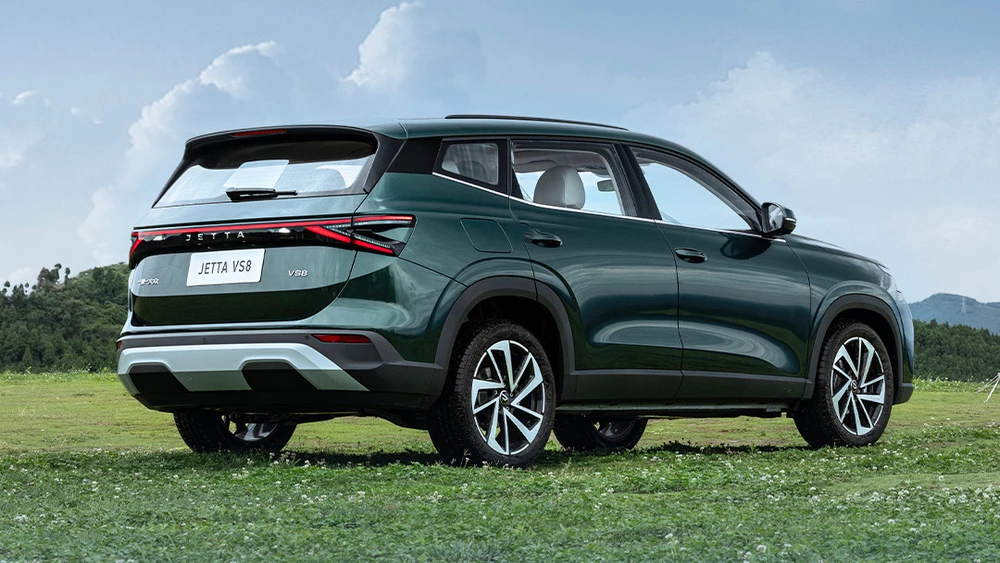 Кроссовер Jetta VS8 сбоку сзади