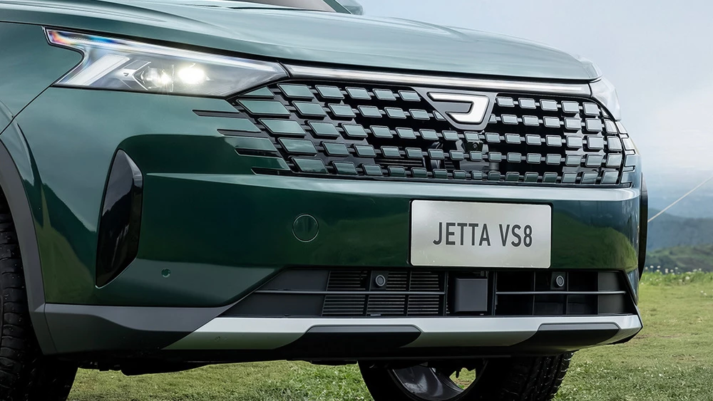 Кроссовер Jetta VS8 спереди решетка