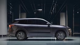 lynk & co 09 nordcross 001 кроссовер сбоку серый оснащение для россии