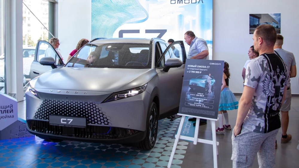 Omoda C7 у дилера в автосалоне ставрополь презентация клиенты