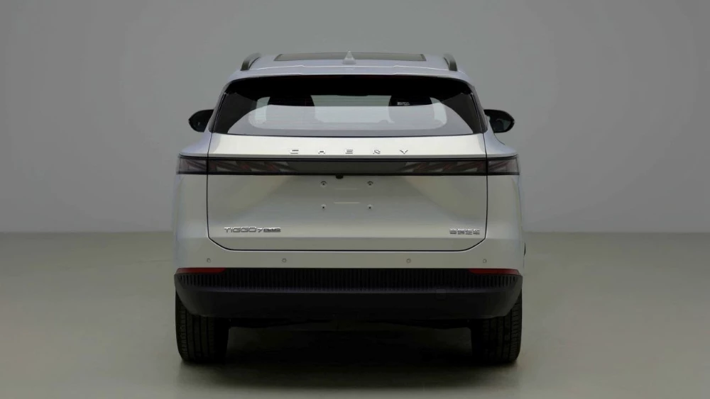 новый Chery Tiggo 7 Plus кроссовер сзади omoda 7