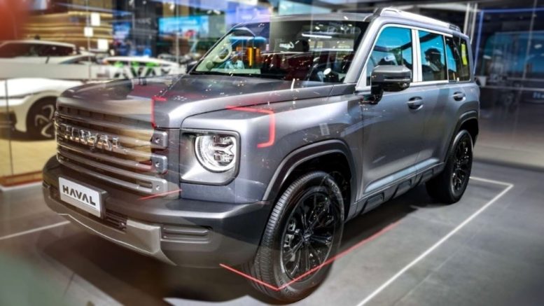 Кроссовер Haval Raptor спереди сбоку в Индонезии гибрид