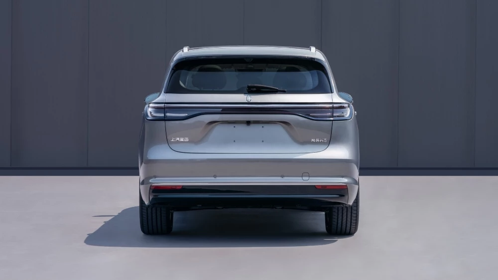 Кроссовер Shangjie H5 сзади