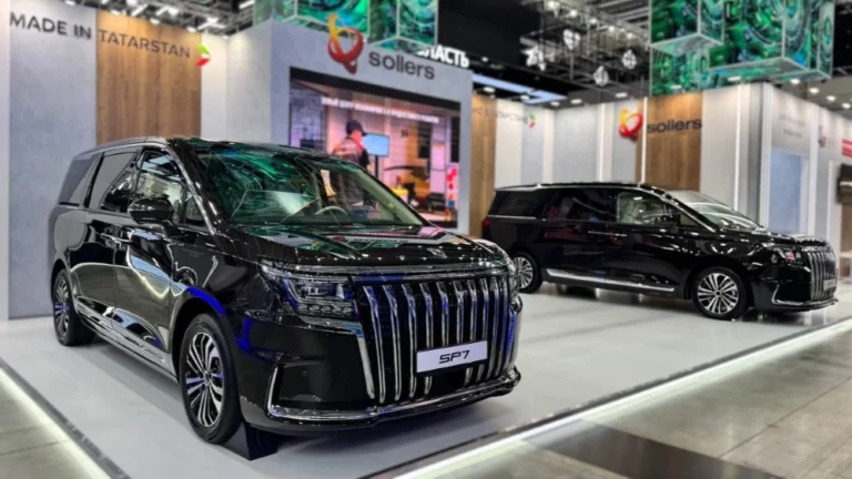 минивэны Sollers SP7 на выставке в в Екатеринбурге спереди сбоку