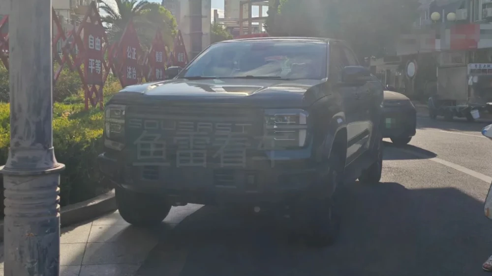 У бренда Soueast появится рамный пикап с дизелем. Это аналог будущей новинки Jetour soueast пикап шпионское фото сбоку спереди на базе jetour