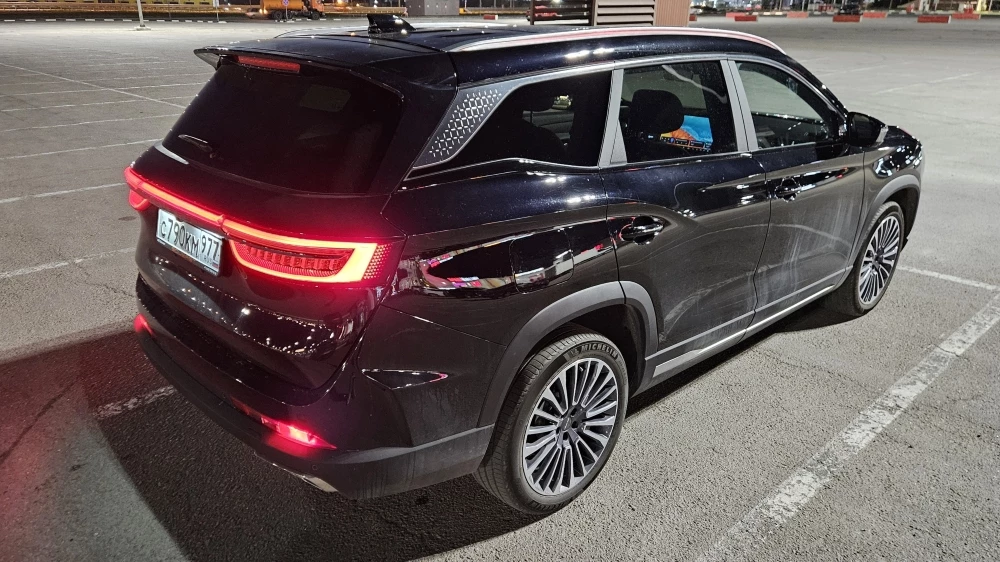 Soueast S09 тест сбоку сзади