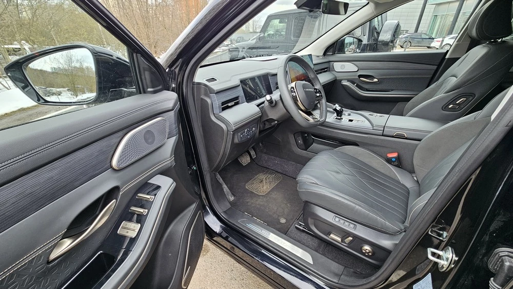 Soueast S09 тест салон интерьер первый ряд сиденья