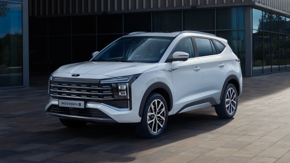 старт продаж москвич 8 в россии кроссовер сбоку спереди белый