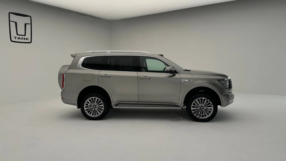 Tank 500 обновленный в Китае сбоку