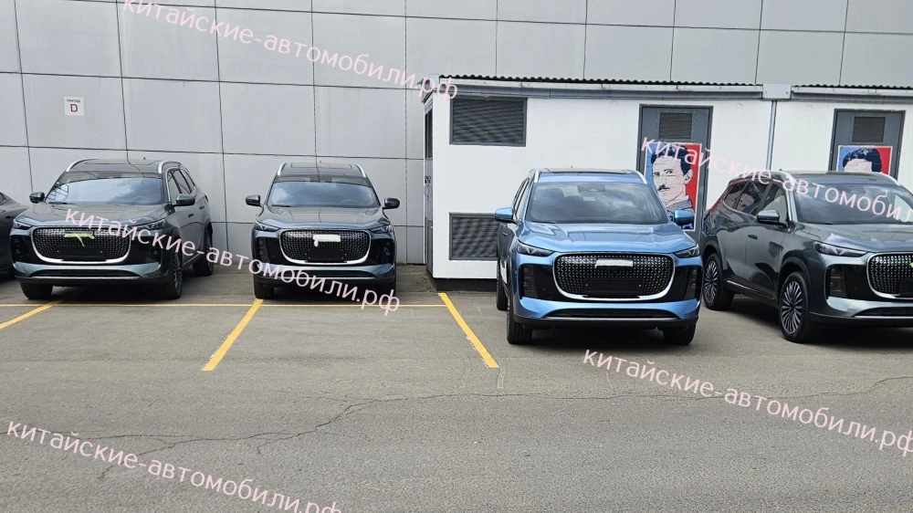 Кроссовер Tenet T8 Chery Tiggo 8 Plus в России у дилера спереди
