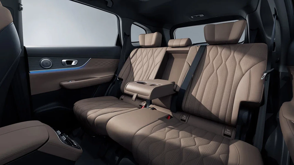 tenet t8 представили в россии салон коричневый