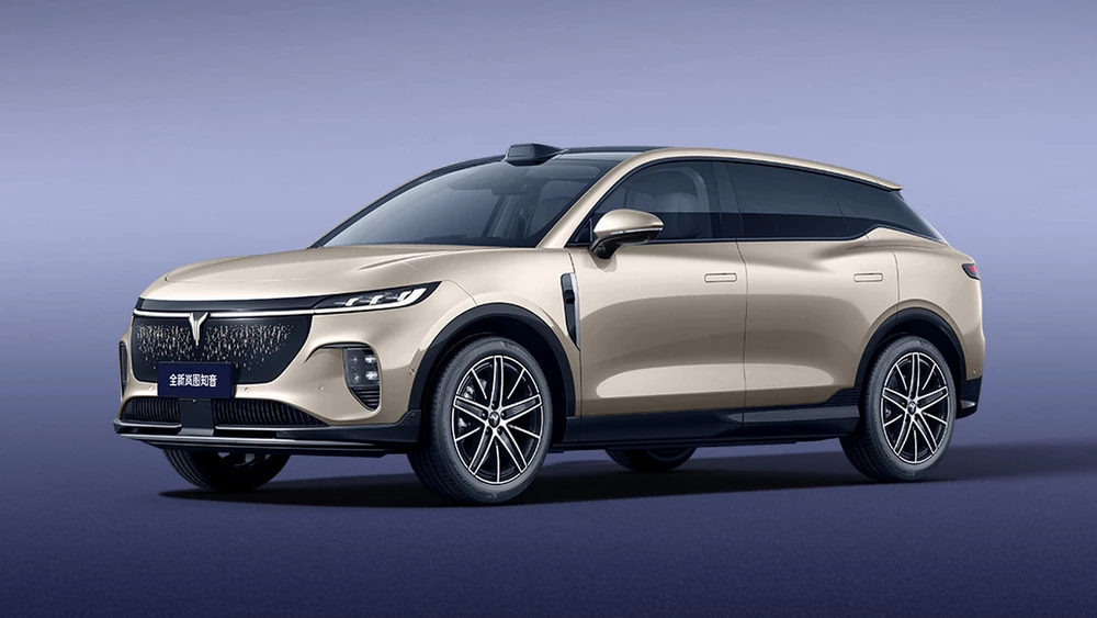 Voyah Courage рестайлинг обновленный сбоку спереди