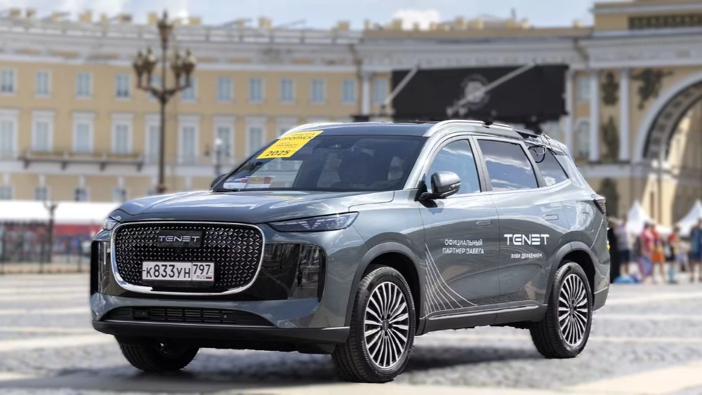 кроссовер Tenet T8 сбоку спереди