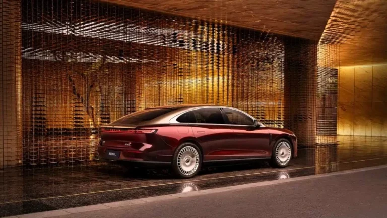 voyah passion l изображение сбоку сзади седан гибридный