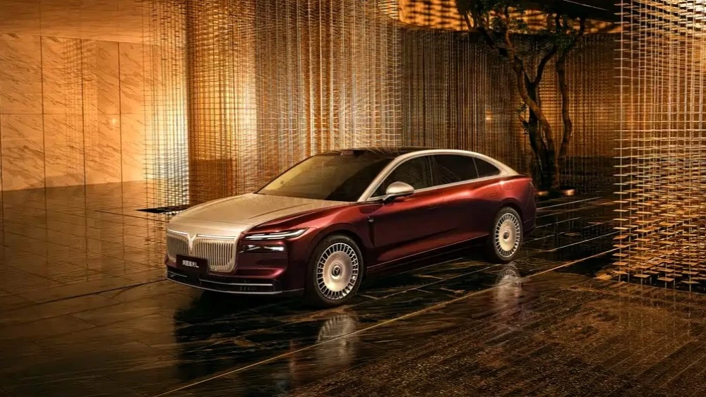 voyah passion l изображение сбоку спереди седан гибридный