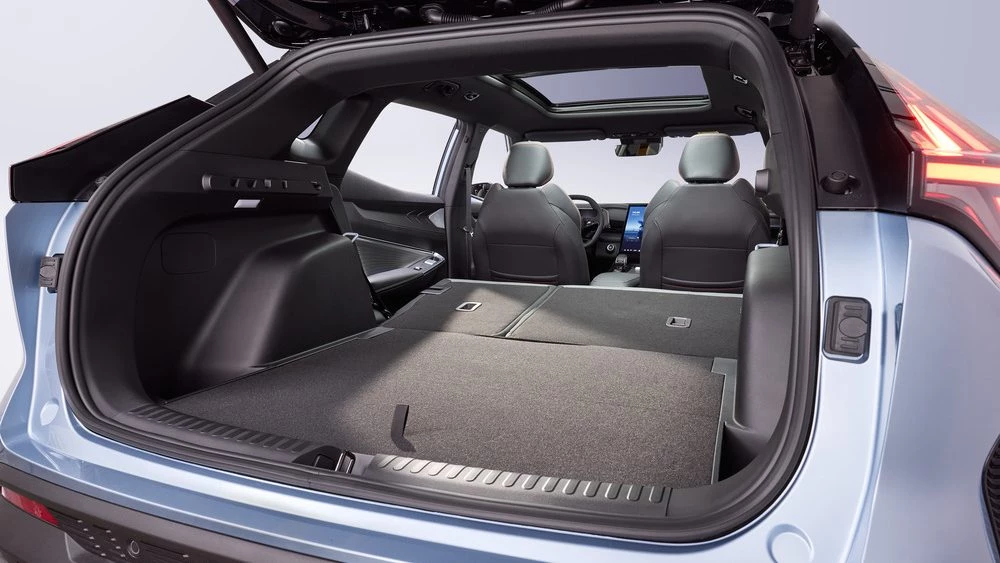 Geely Cityray салон интерьер багажник