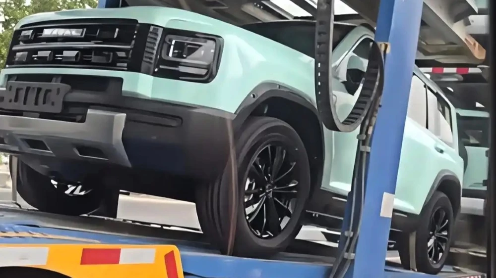 гибридный Haval Raptor 2026 сбоку спереди кроссовер в Китае