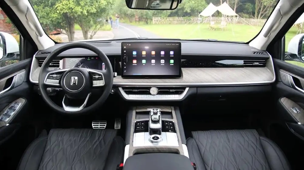 tank 500 hi-charge внедорожник интерьер