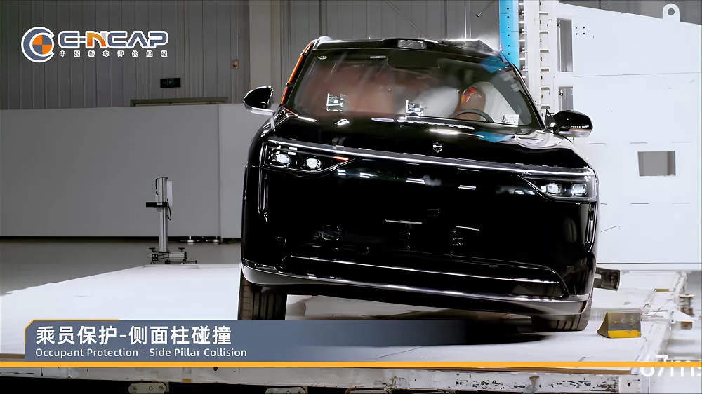 aito m8 кроссовер спереди боковый удар c-ncap краш-тест пять звезд плюс самый безопасный кроссовер китая по стандарту 2024 года