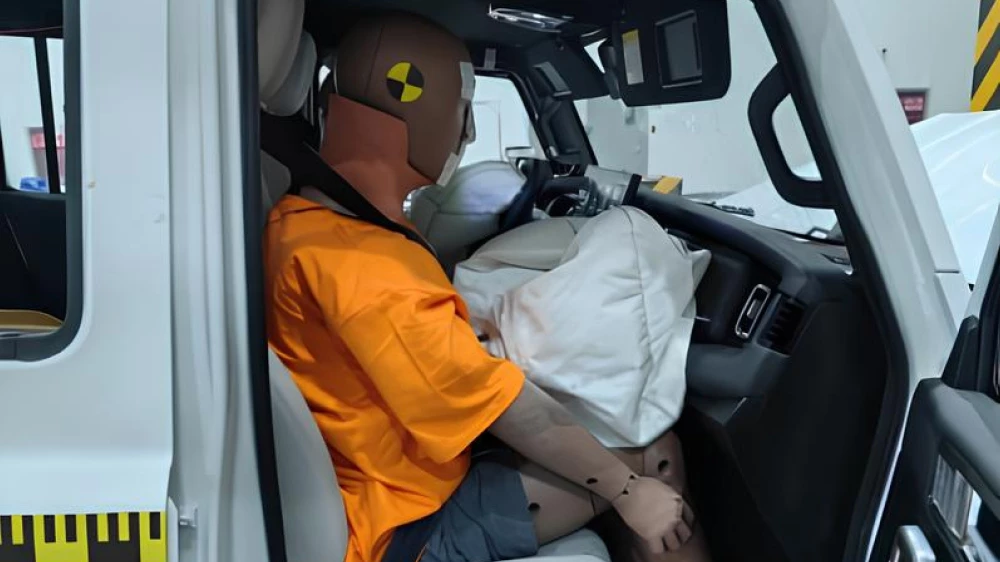 baw 212 внедорожник краш-тест китай caeri cnas салон подушки безопасности сработали