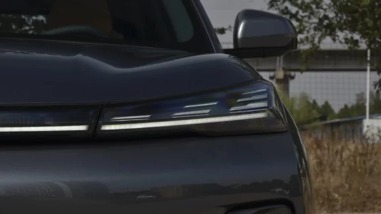 belgee x80 phev кроссовер geely galaxy starship 7 спереди фара