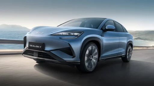 byd sealion 7 электрический кроссовер голубой сбоку спереди цены комплектации казахстан