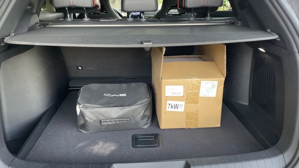 BYD Song Plus DM-i салон интерьер багажник