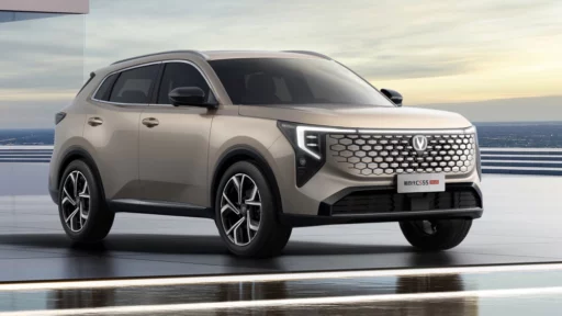 changan cs55 plus сбоку спереди кроссовер новый обновленный iv четвертое поколение официальные изображения