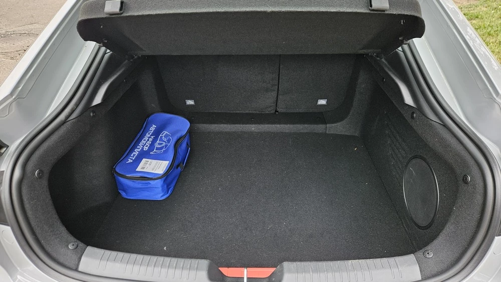 Changan Uni-V тест салон интерьер багажник