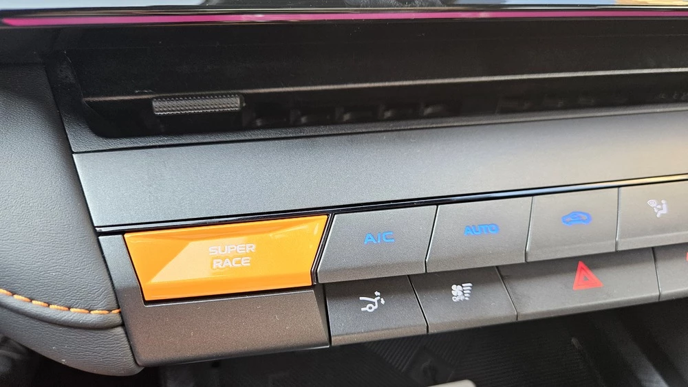 Changan Uni-V тест салон интерьер консоль клавиши