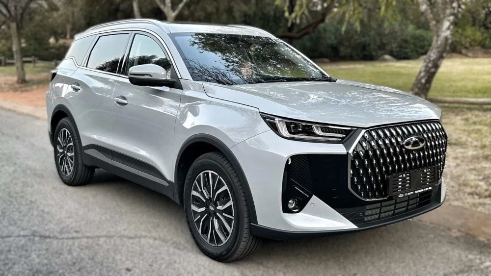 Chery Tiggo 7 CSH кроссовер сбоку спереди гибрид