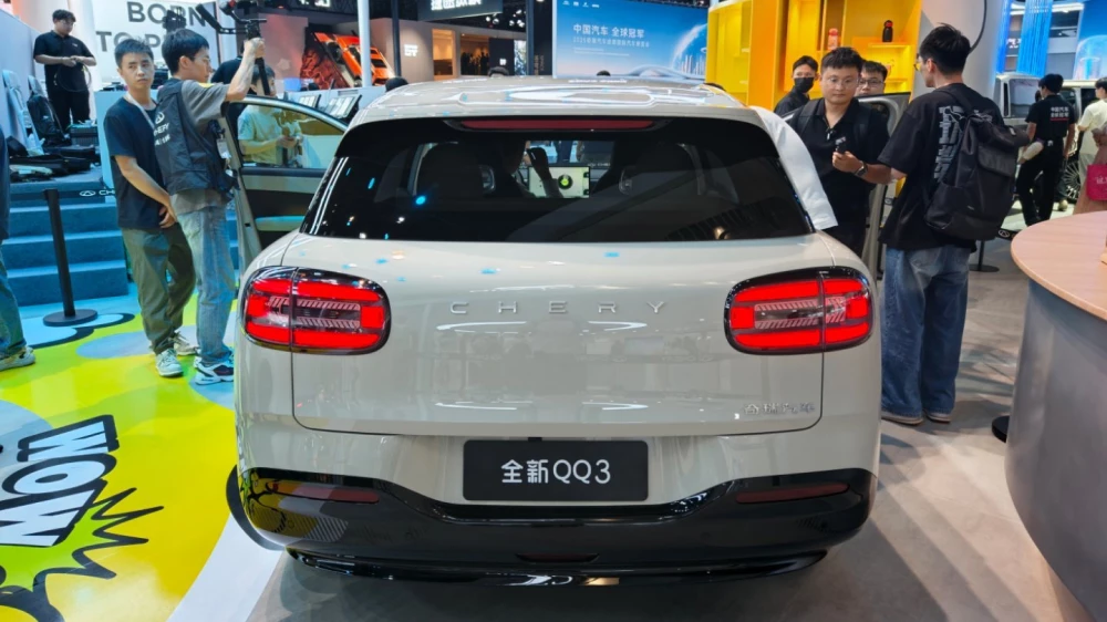 chery qq 3 электрический хэтчбек автосалон чэнду сзади белый