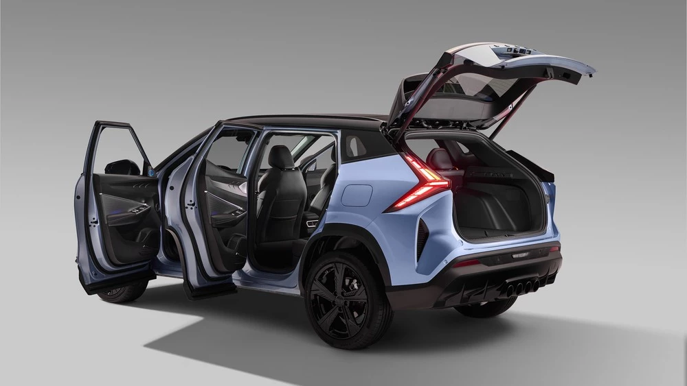 Geely Cityray сбоку сзади открыт багажник двери