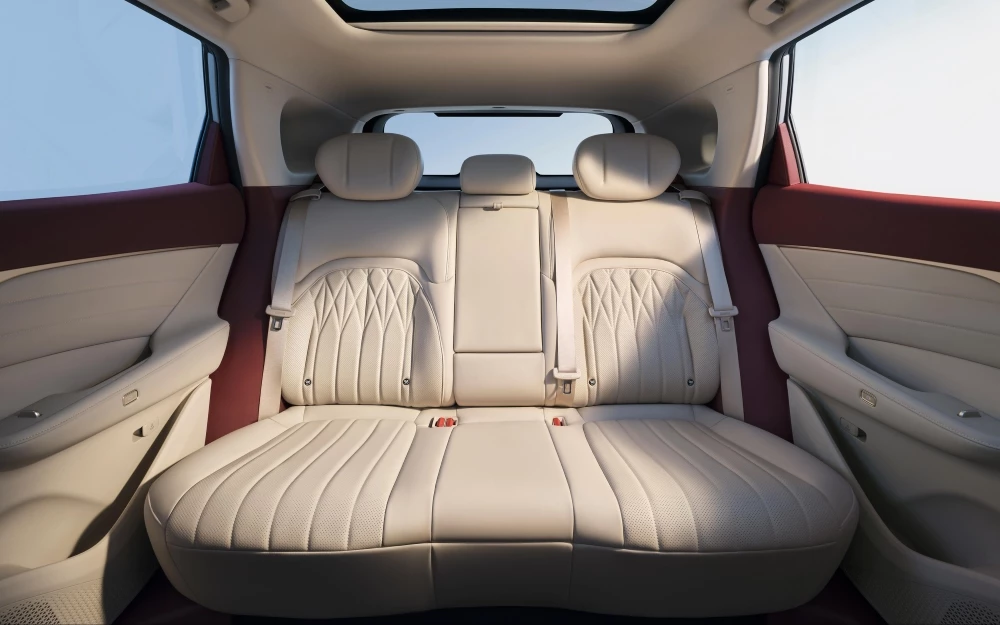 Dongfeng Aeolus L8 PHEV салон интерьер сиденья второй ряд