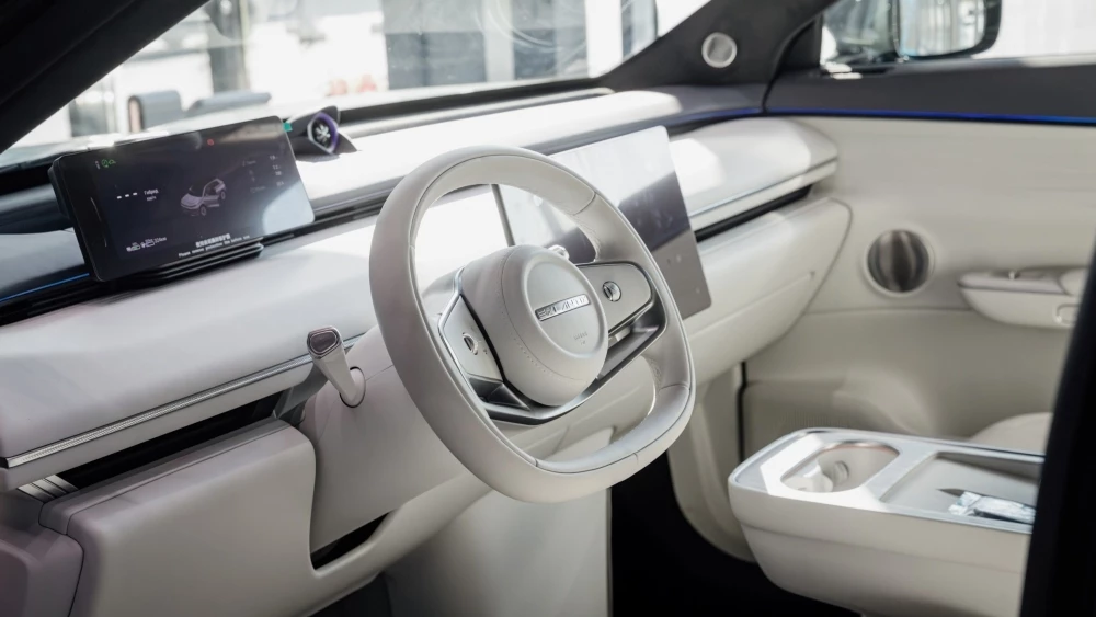 Exlantix ET ДЦ «Exeed Центр ИАТ Волхонский» в Санкт-Петербурге салон интерьер