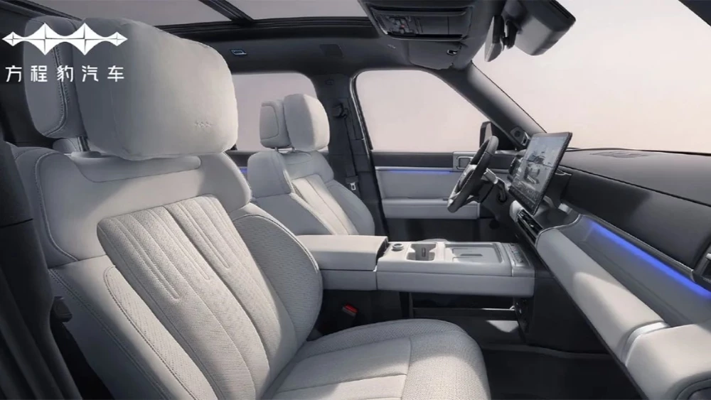 Салон внедорожника FangChengBao Ti7 раскрыли на официальных фото. Секретов больше нет FangChengBao Ti7 салон интерьер первый ряд