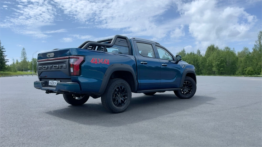 Foton Tunland V7 тест сбоку сзади