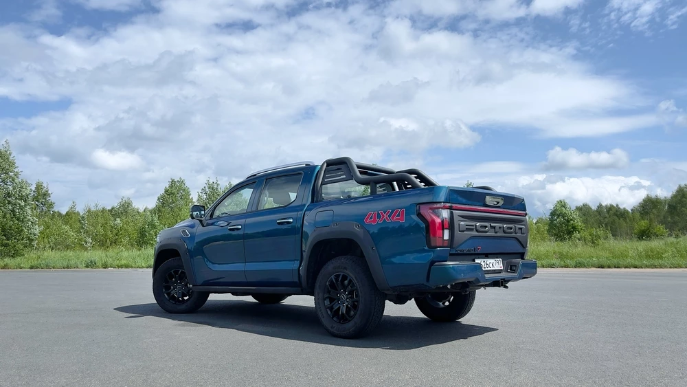 Foton Tunland V7 тест сбоку сзади